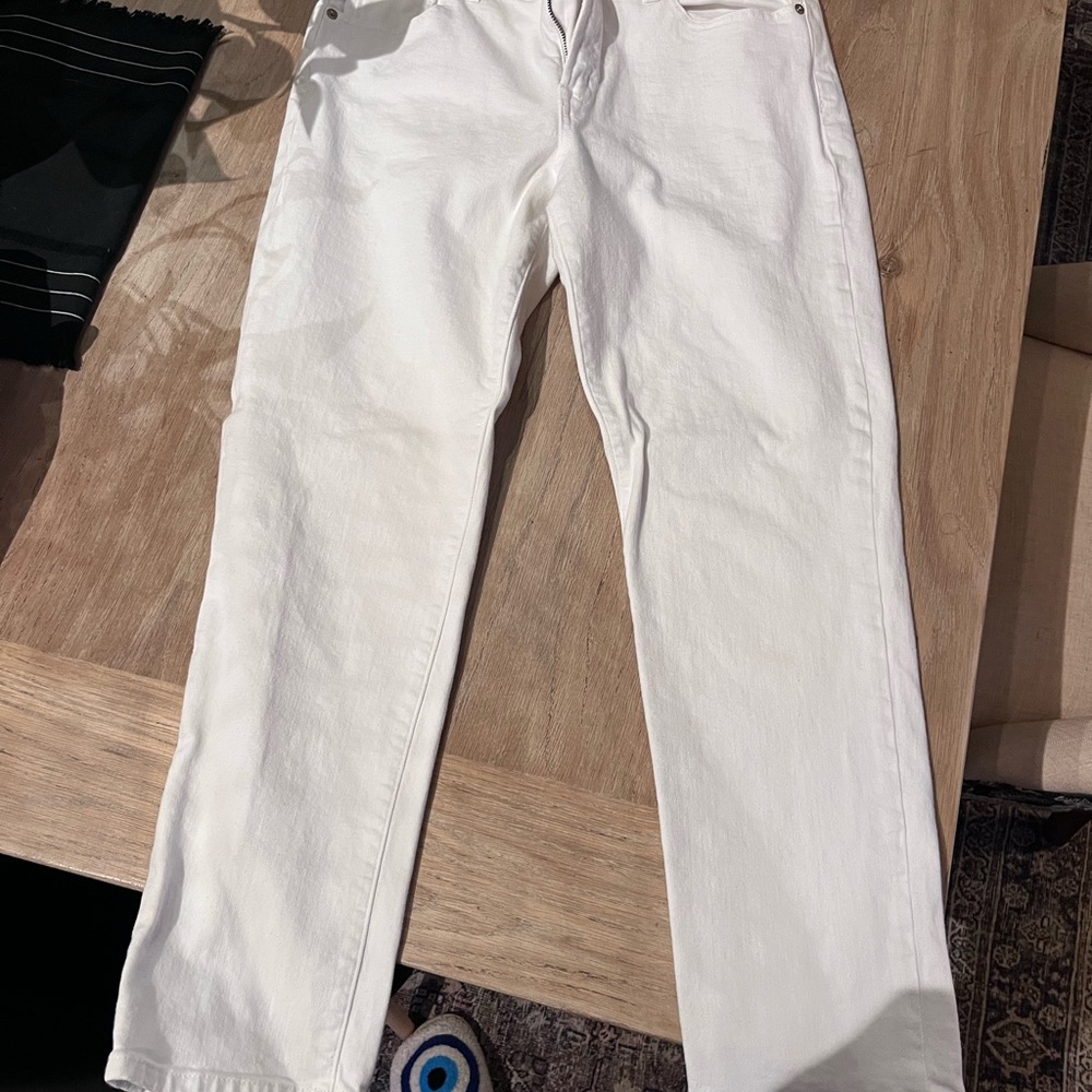 GAP girlfriend mid rise crop White Jeans